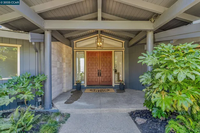 $2,495,000 | 1960 Joseph Drive, Moraga, CA 94556