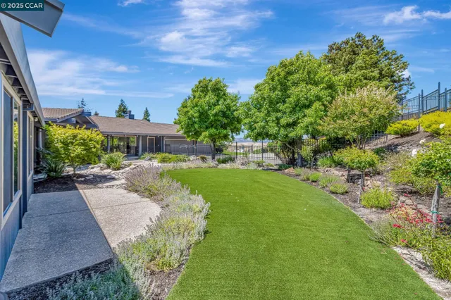 $2,495,000 | 1960 Joseph Drive, Moraga, CA 94556