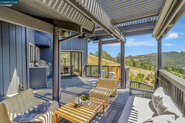 $2,495,000 | 1960 Joseph Drive, Moraga, CA 94556