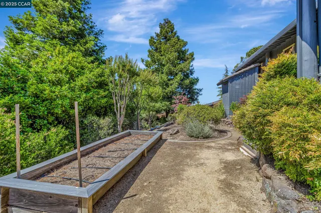 $2,495,000 | 1960 Joseph Drive, Moraga, CA 94556