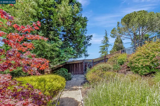 $2,495,000 | 1960 Joseph Drive, Moraga, CA 94556