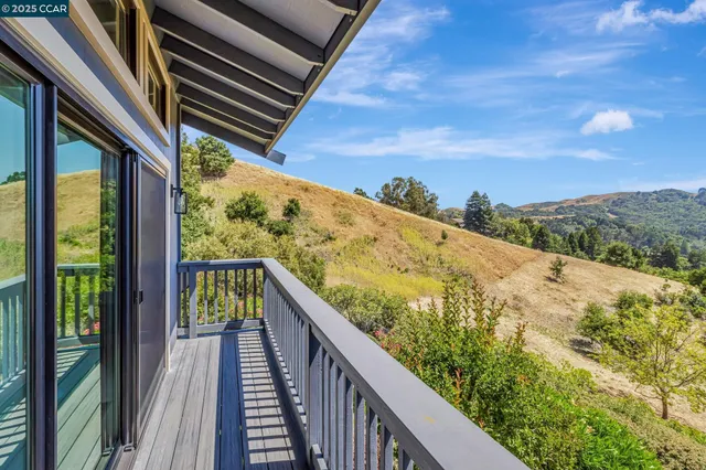 $2,495,000 | 1960 Joseph Drive, Moraga, CA 94556