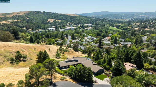 $2,495,000 | 1960 Joseph Drive, Moraga, CA 94556