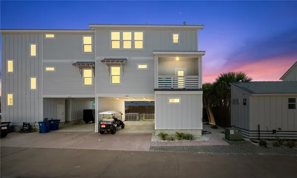 $984,000 | 3087 South 11th St Port, Unit 601, Port Aransas, TX 78373