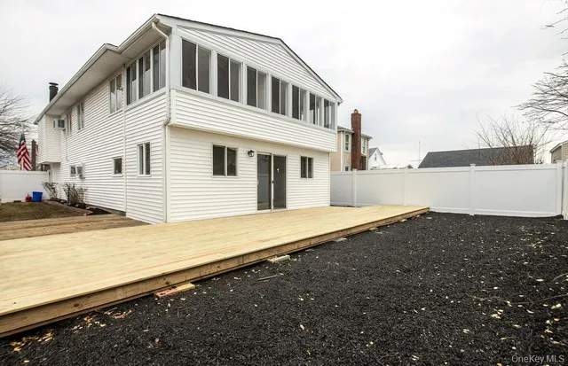 $739,000 | 15 East Clearwater Road, Lindenhurst, NY 11757