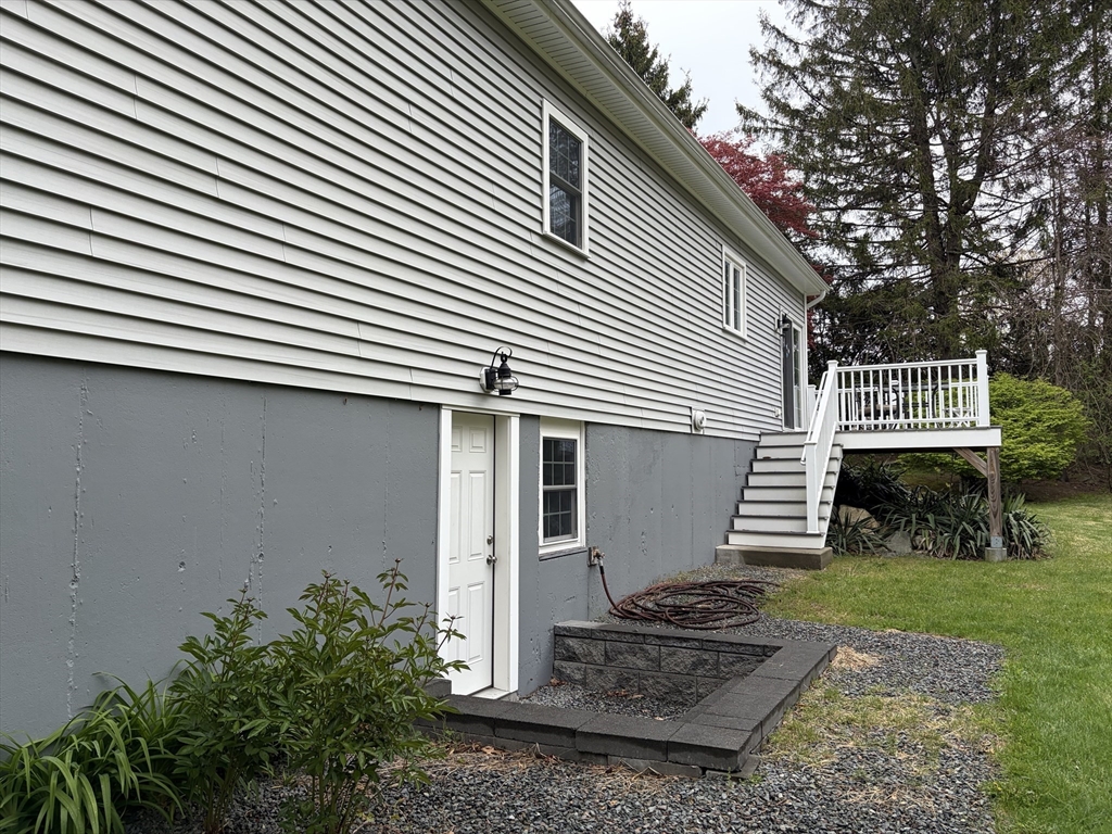 71 West Spring Street Avon, MA 02322 - Photo 5 of 41
