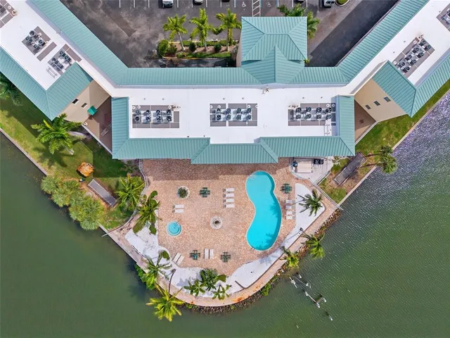 $2,100 | 8800 Bay Pines Boulevard, Unit 312, St. Petersburg, FL 33709