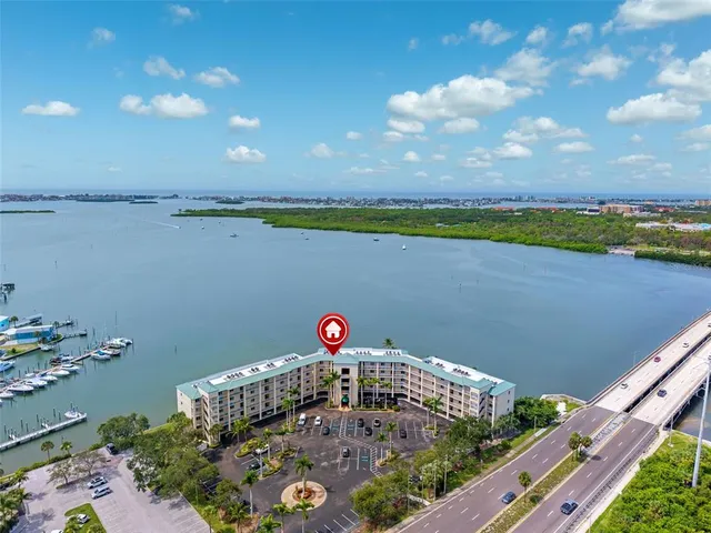 $2,100 | 8800 Bay Pines Boulevard, Unit 312, St. Petersburg, FL 33709