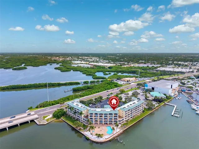 $2,100 | 8800 Bay Pines Boulevard, Unit 312, St. Petersburg, FL 33709