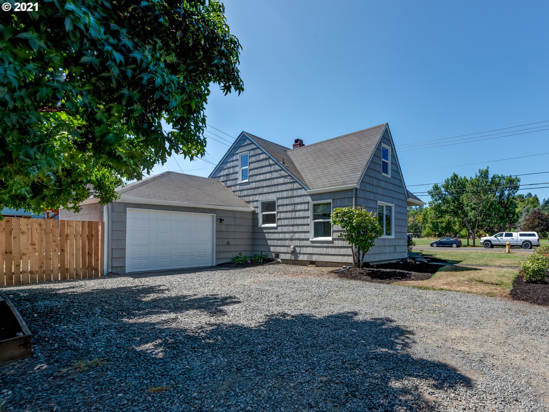 710 East 37th Avenue Eugene, OR 97405 - Photo 2 of 29