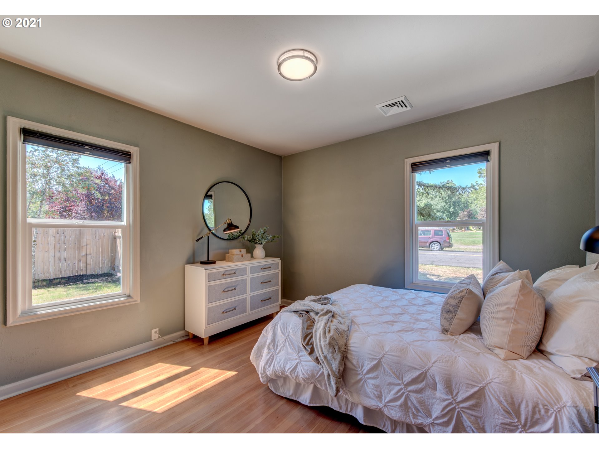 710 East 37th Avenue Eugene, OR 97405 - Photo 11 of 29