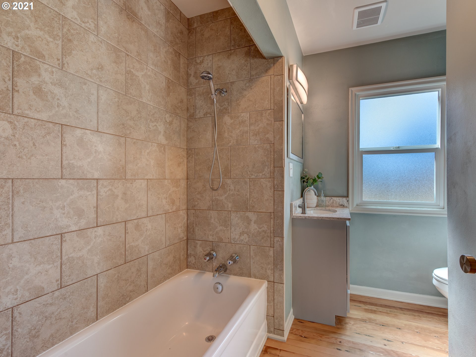 710 East 37th Avenue Eugene, OR 97405 - Photo 12 of 29