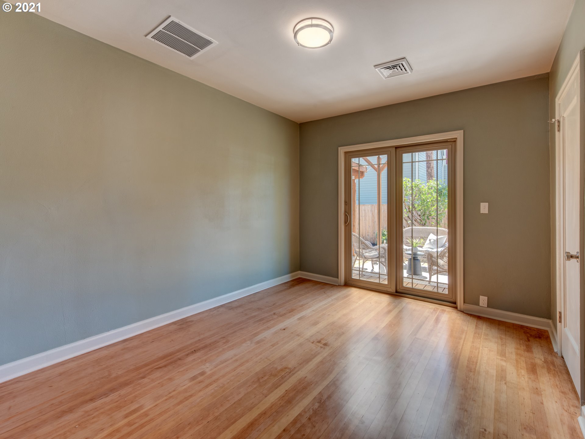 710 East 37th Avenue Eugene, OR 97405 - Photo 13 of 29