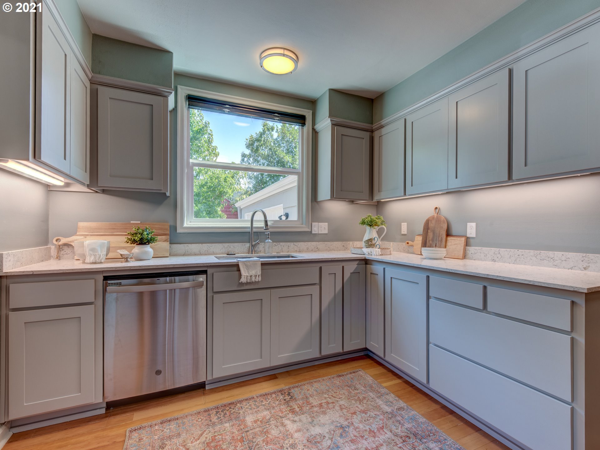 710 East 37th Avenue Eugene, OR 97405 - Photo 8 of 29