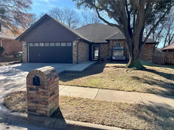 $319,000 | 5920 Hilltop Drive, Watauga, TX 76148