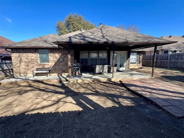 $319,000 | 5920 Hilltop Drive, Watauga, TX 76148