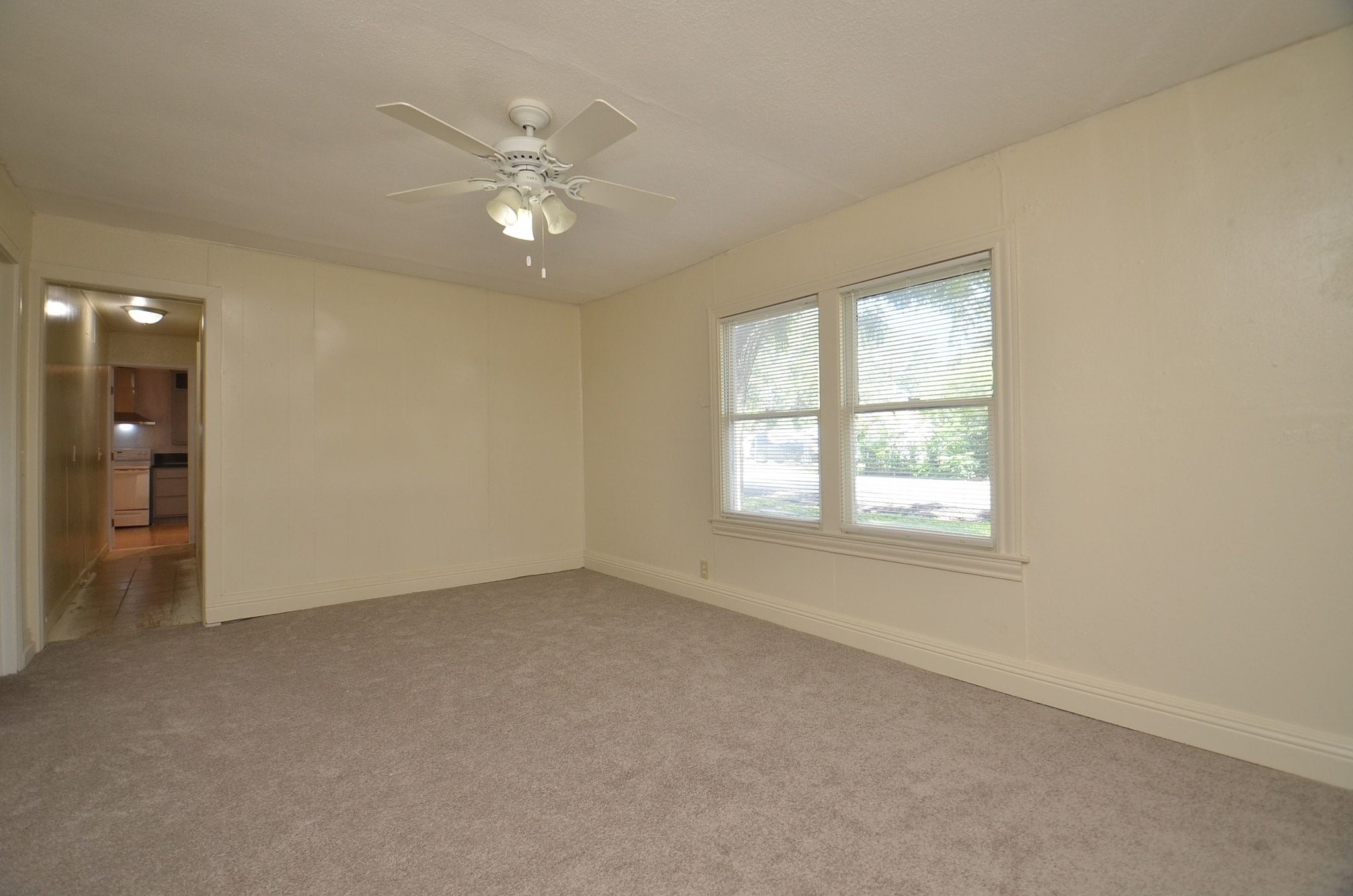 1600 5th Street Rosenberg, TX 77471 - Photo 7 of 24 Generous gathering space featuring oversized windows.