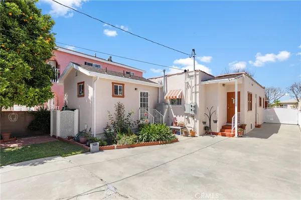 $998,888 | 8446 California Avenue, South Gate, CA 90280
