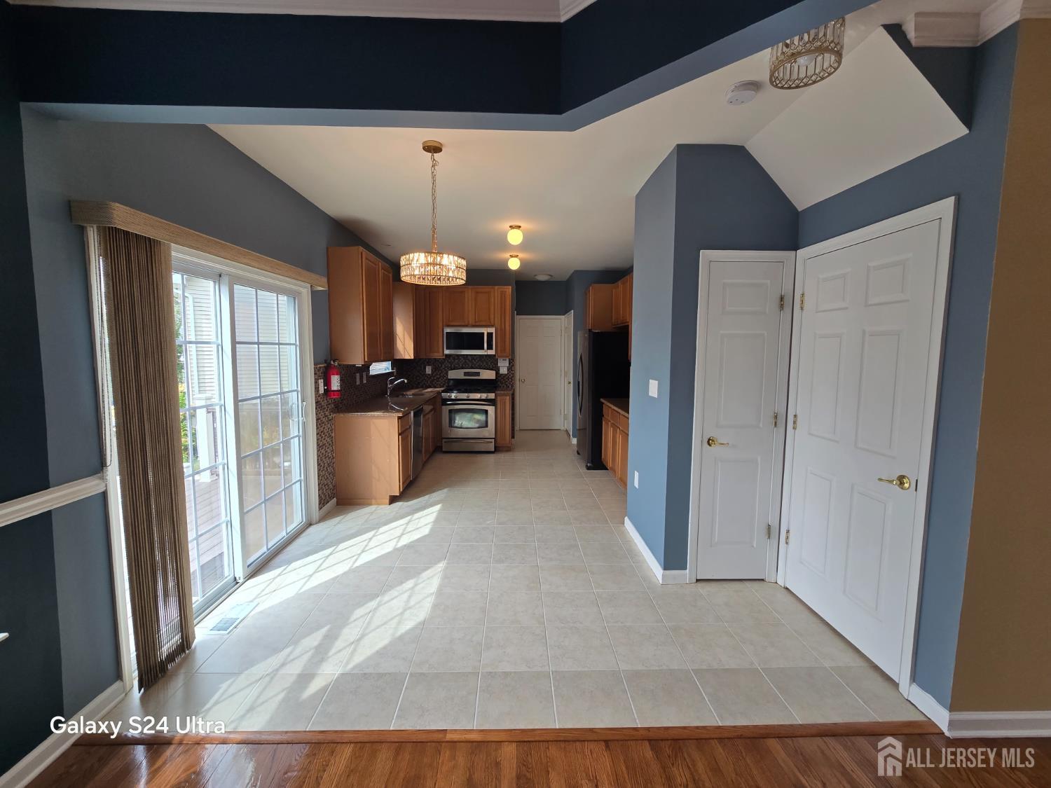 23 Carnation Road Monroe Township, NJ 08831 - Photo 7 of 31