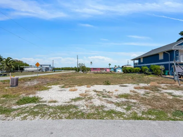 $399,000 | 226 Goodland Drive, Goodland, FL 34140