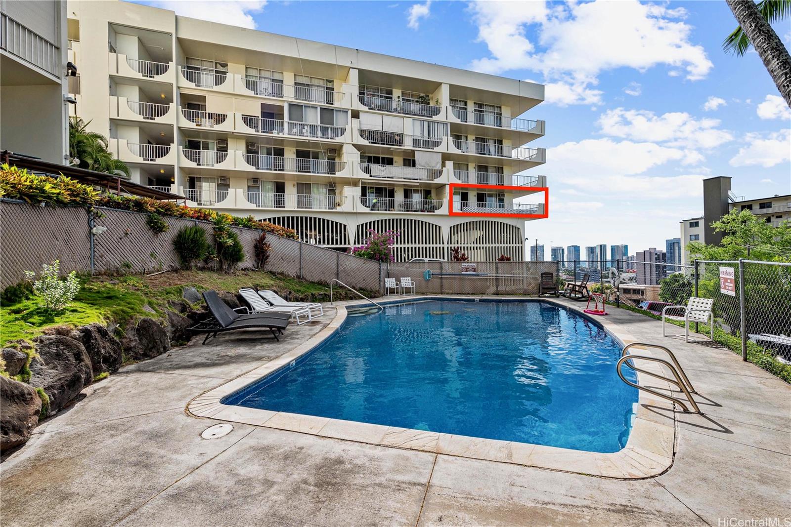 670 Prospect Street, Unit II501 Honolulu, HI 96813 - Photo 17 of 25 Unit is outlined in red. Sparkling pool to use on those hot Hawaiian days!