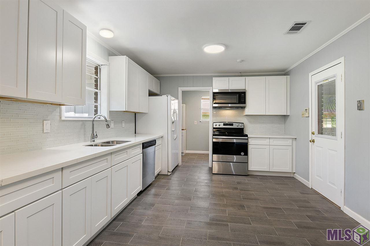 9220 Samoa Avenue Baton Rouge, LA 70810 - Photo 3 of 15