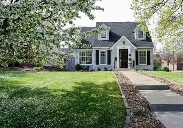 $675,000 | 1902 West Pinehurst Avenue, St. Paul, MN 55116