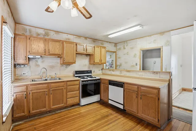 $120,000 | 411 39th Street, Moline, IL 61265