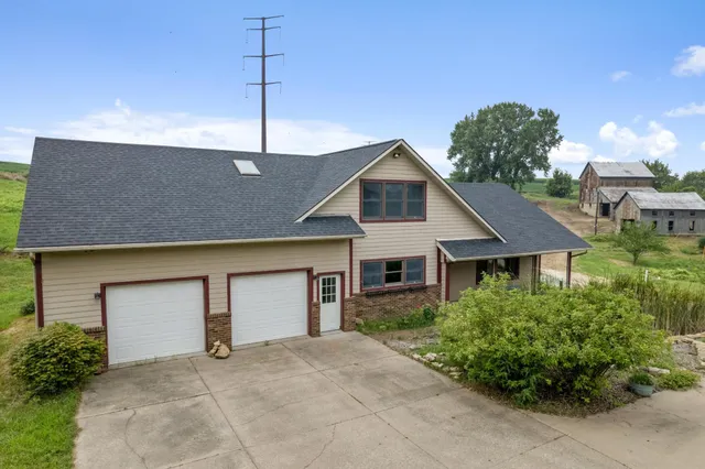 $350,000 | S3093 Baertsch Valley Road, Fountain City, WI 54629