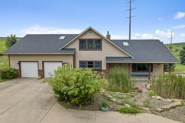 $350,000 | S3093 Baertsch Valley Road, Fountain City, WI 54629