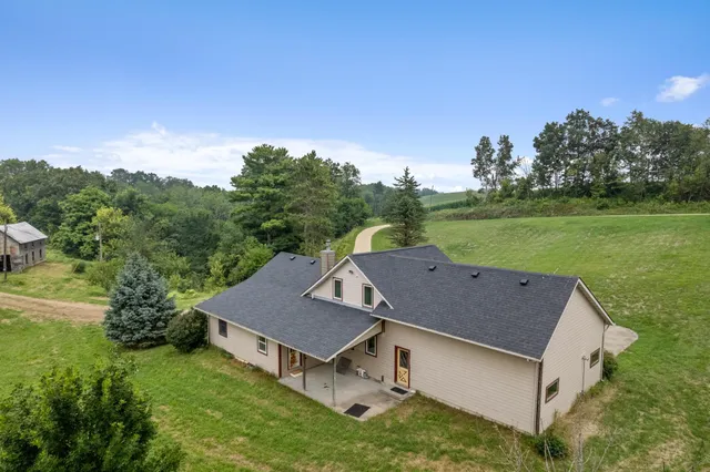 $350,000 | S3093 Baertsch Valley Road, Fountain City, WI 54629