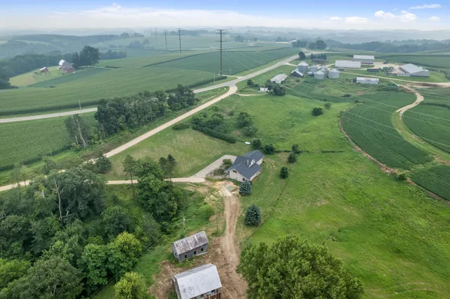 $350,000 | S3093 Baertsch Valley Road, Fountain City, WI 54629