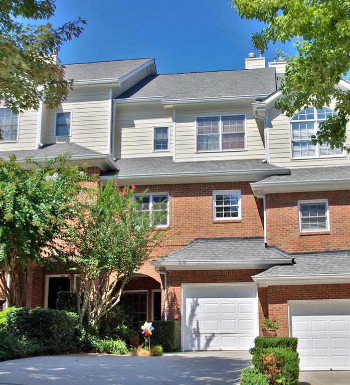 Spring Rose townhome community is an intimate community of 19 homes ideally located in desirable Sandy Springs.  Minutes from 400, shopping and scenic Chattahoochee.