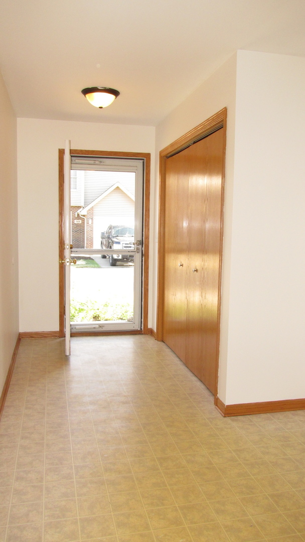 548 South Peace Road, Unit 2 Sycamore, IL 60178 - Photo 25 of 36