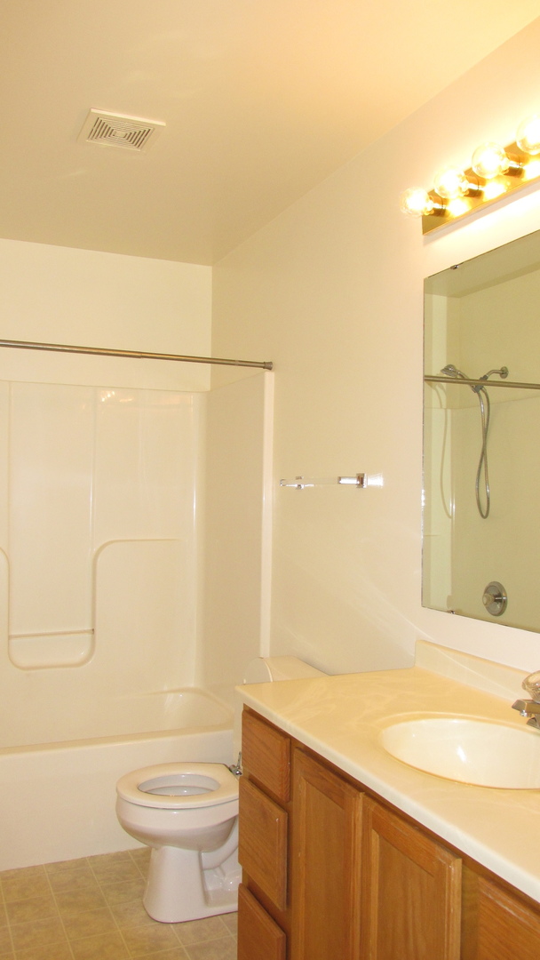 548 South Peace Road, Unit 2 Sycamore, IL 60178 - Photo 28 of 36