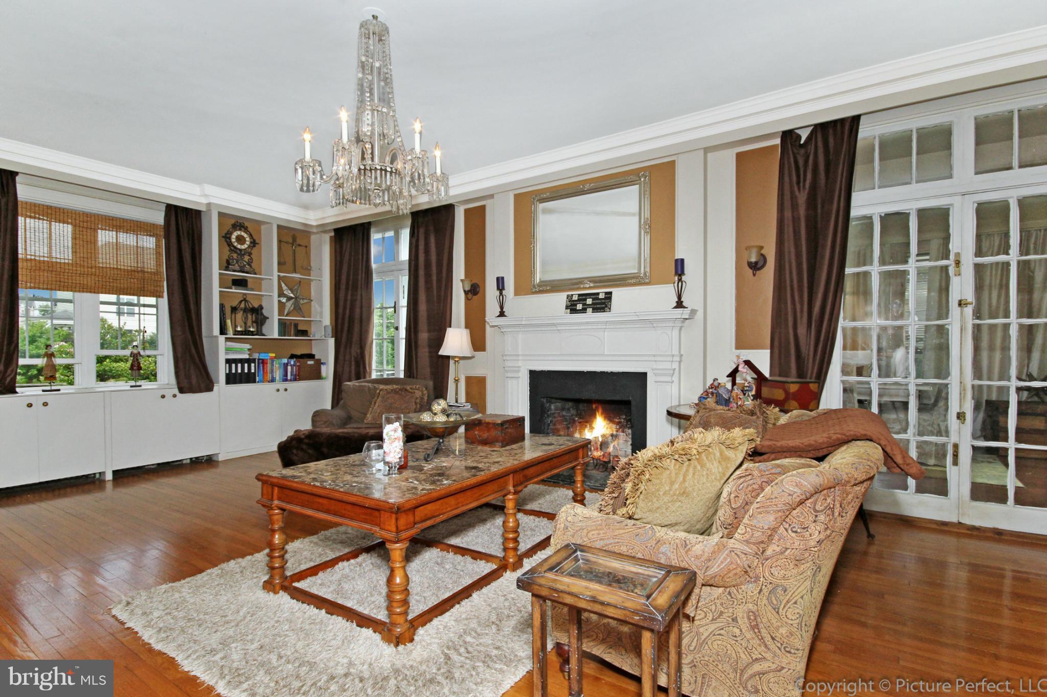 5641 Mountville Road Adamstown, MD 21710 - Photo 14 of 29 Living Room