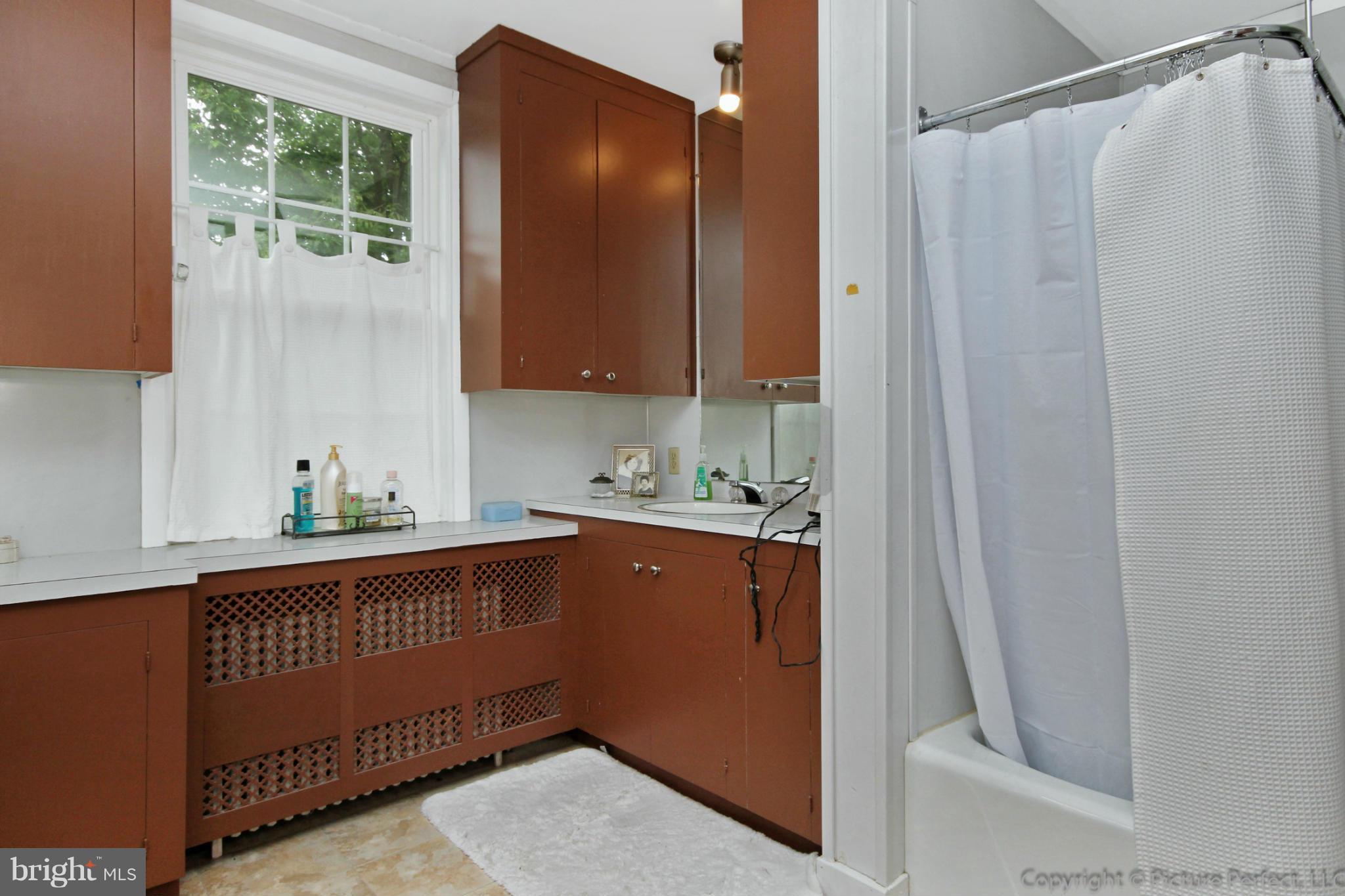 5641 Mountville Road Adamstown, MD 21710 - Photo 22 of 29 Bath (Master)