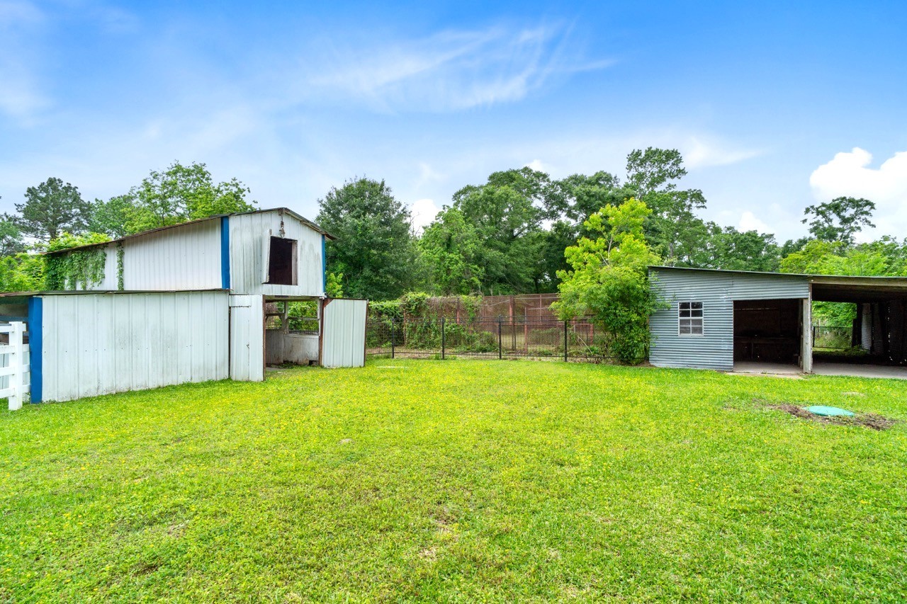 13180 Morgan Drive Splendora, TX 77372 - Photo 29 of 38 Stud pen and shed.