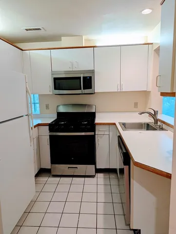$3,175 | 2 Chestnut Street, Unit 23, Cambridge, MA 02139