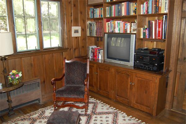 52 Grenwold Road Quincy, MA 02169 - Photo 11 of 30 Gallery Image 11