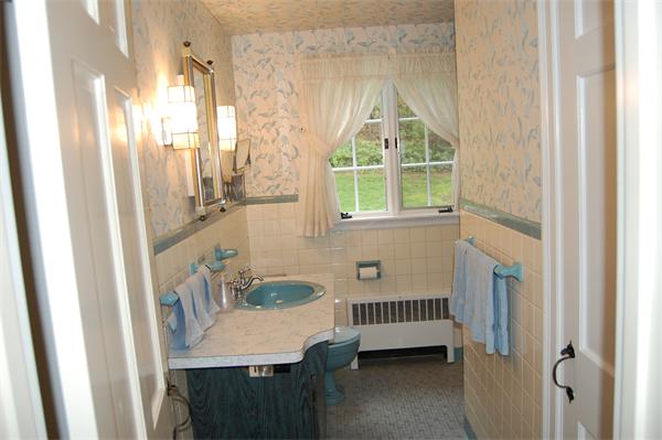 52 Grenwold Road Quincy, MA 02169 - Photo 20 of 30 Gallery Image 20