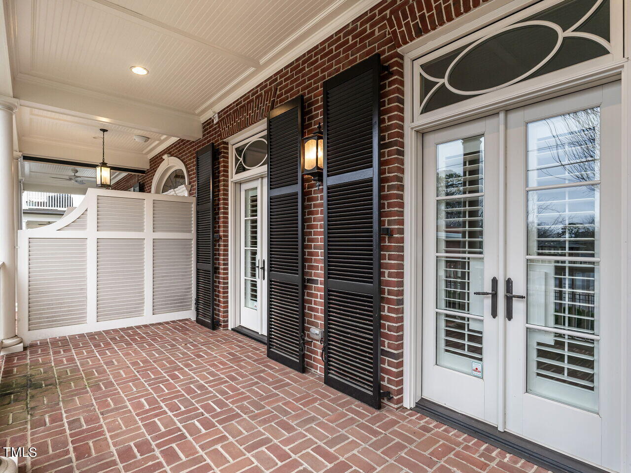 2017 Fairview Road, Unit 100 Raleigh, NC 27608 - Photo 31 of 32 030-1280x960-front-balcony