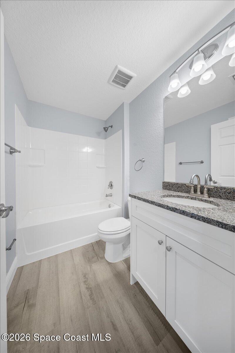 533 Fellenz Street Palm Bay, FL 32908 - Photo 34 of 42 34. Guest Bathroom