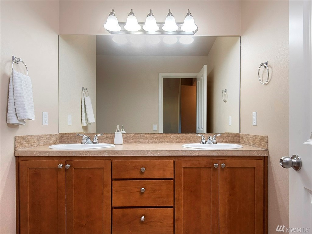 19410 Meridian Place West Bothell, WA 98012 - Photo 24 of 29