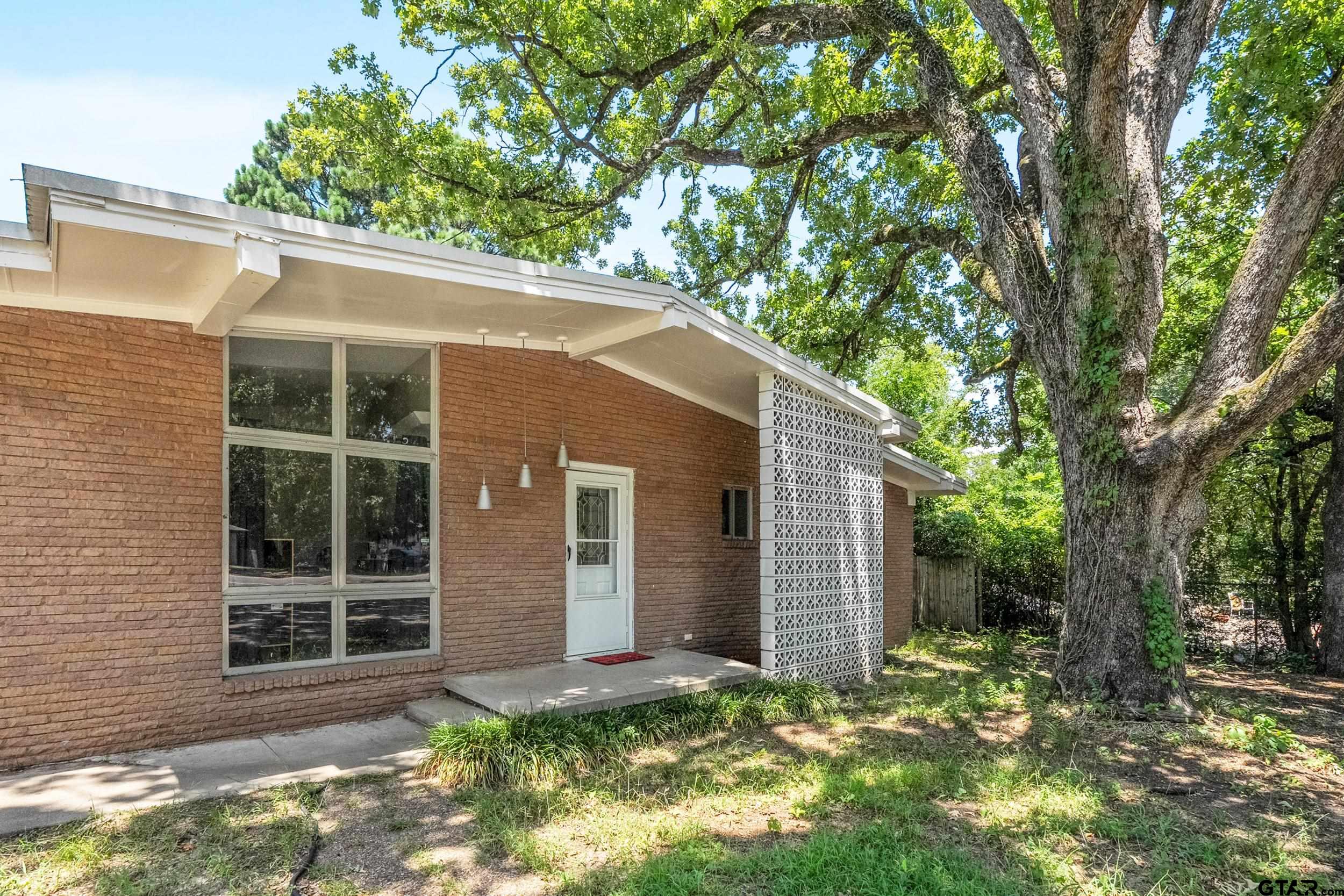 104 West Cayuga Drive Athens, TX 75751 - Photo 4 of 30