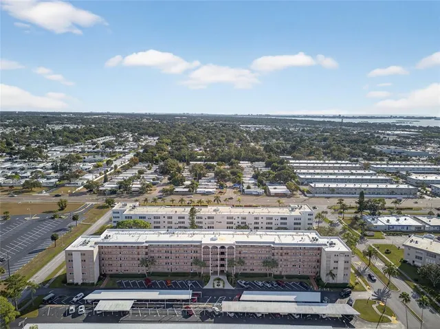 $200,000 | 5521 80th Street North, Unit 511, St. Petersburg, FL 33709