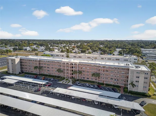 $200,000 | 5521 80th Street North, Unit 511, St. Petersburg, FL 33709