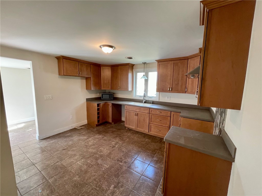 70 Broadmoor Road Cranston, RI 02910 - Photo 8 of 23 Gallery Image 8