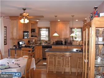 3823 Charteris Road Philadelphia, PA 19154 - Photo 6 of 10 Kitchen
