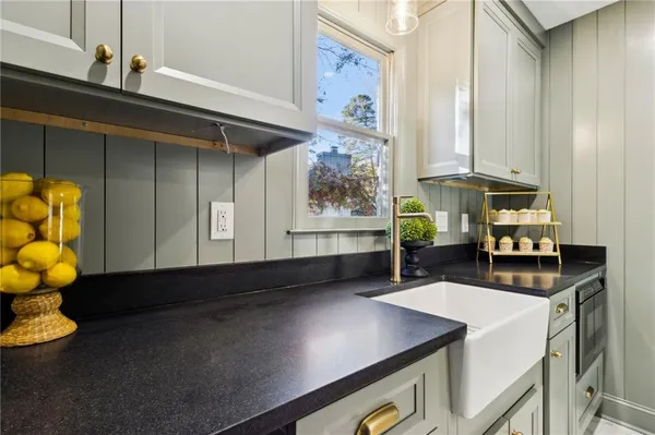 $790,000 | 420 Hackberry Court, Roswell, GA 30076